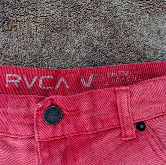 Red RVCA short shorts - Picture 4 of 5